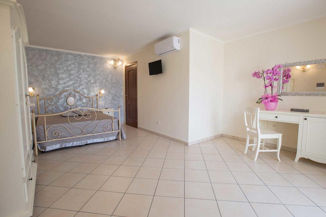B&B Le Due Gioie Тавьяно Экстерьер фото